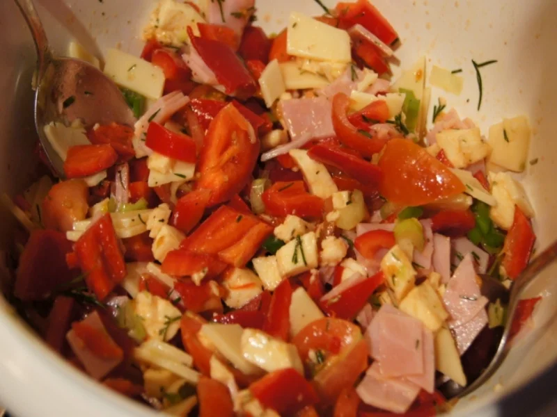 Geröstetes Knoblauchbrot mit gemischten Salat - Rezept - Bild Nr. 7