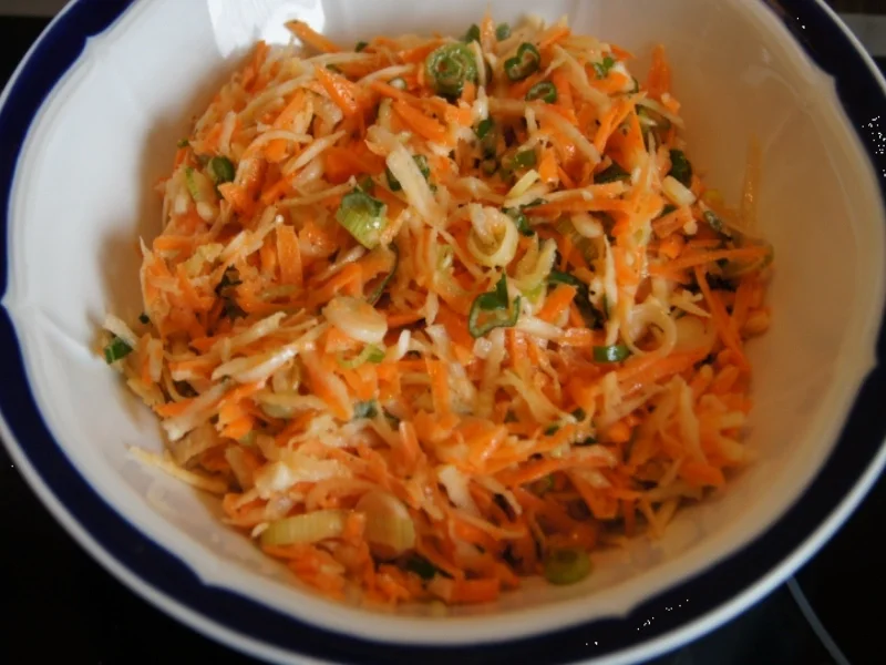 Quark-Spinat-Puffer mit Rohkostsalat - Rezept - Bild Nr. 14