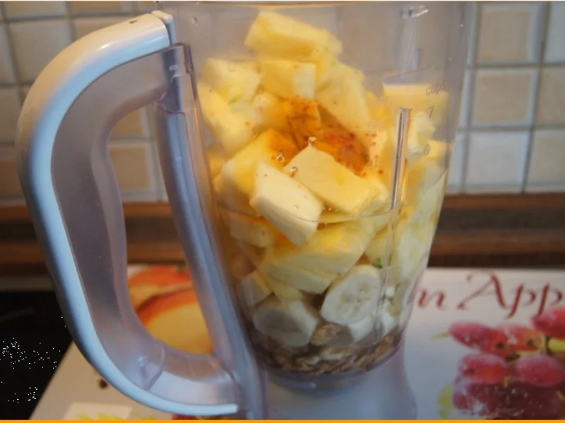 Rezept: Bananen-Ananas-Smoothie Bild Nr. 3 Bananen-Ananas-Smoothie - Rezept - Bild Nr. 3