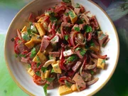 feuriger Wurst-Käsesalat - Rezept