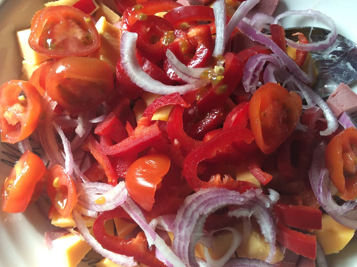 feuriger Wurst-Käsesalat - Rezept - Bild Nr. 5