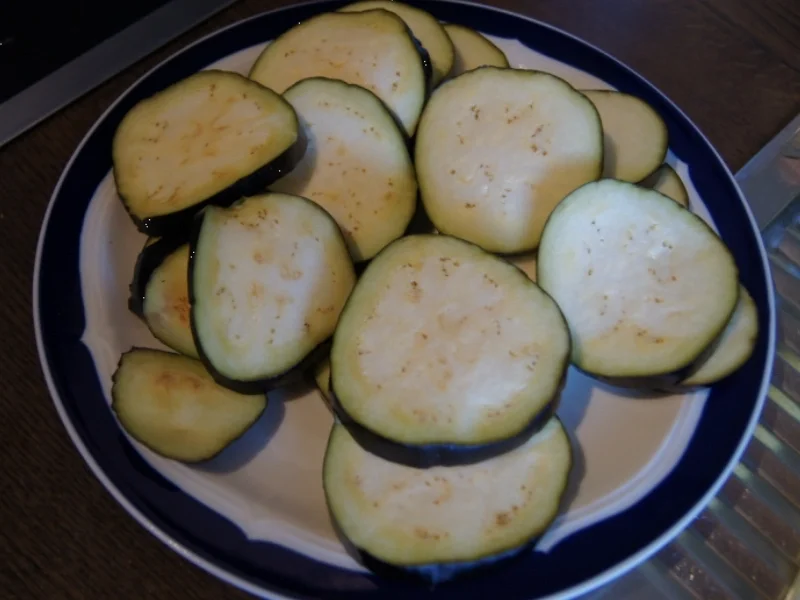 Mini-Auberginen-Auflauf mit Mini-Romana-Salat - Rezept - Bild Nr. 3