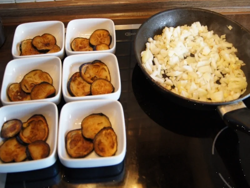 Mini-Auberginen-Auflauf mit Mini-Romana-Salat - Rezept - Bild Nr. 6