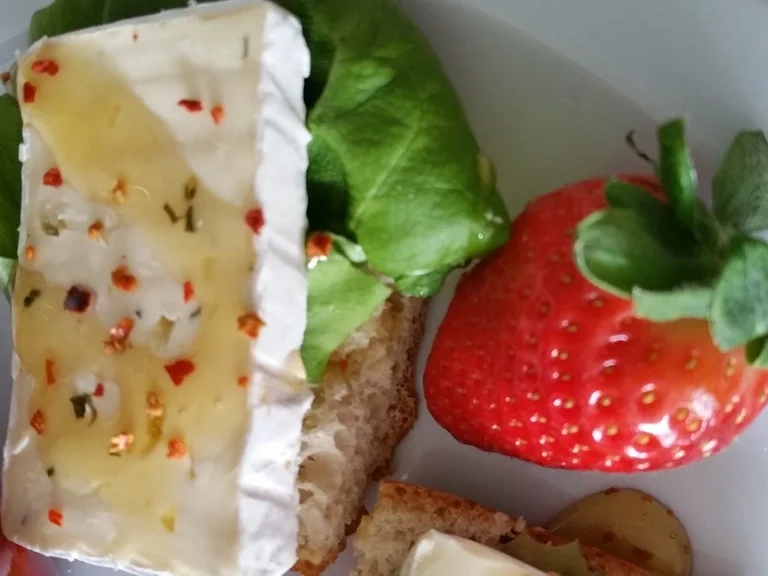 Ein mit Camenbert belegtes Baguette - Rezept - Bild Nr. 9