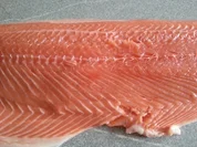 Rezept: Lachsfilet mit lauwarmen Endivensalat ร la Biggi Lachsfilet mit lauwarmen Endivensalat ร la Biggi - Rezept