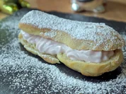 Eclairs mit Himbeer-Curd-Frischkäsefüllung - Rezept