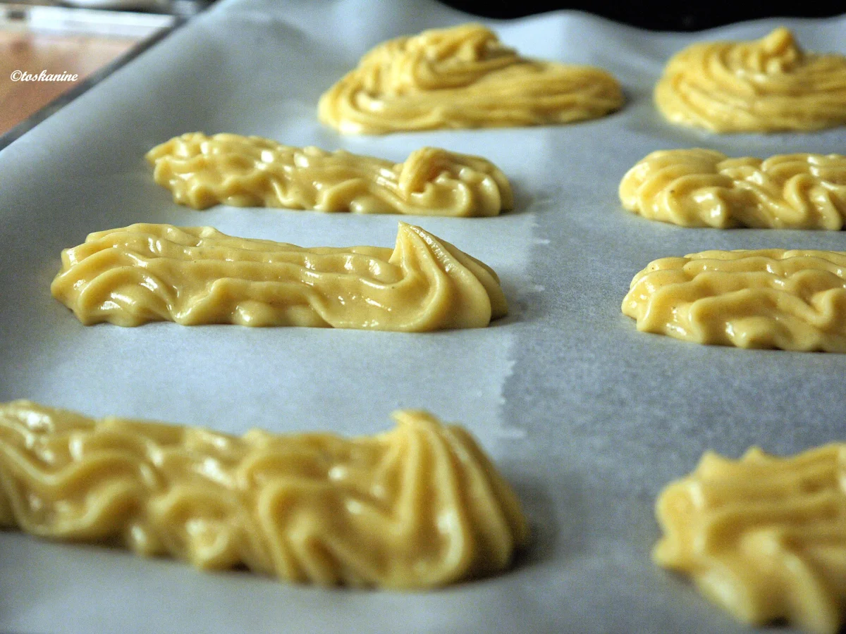 Eclairs mit Himbeer-Curd-Frischkäsefüllung - Rezept - Bild Nr. 3