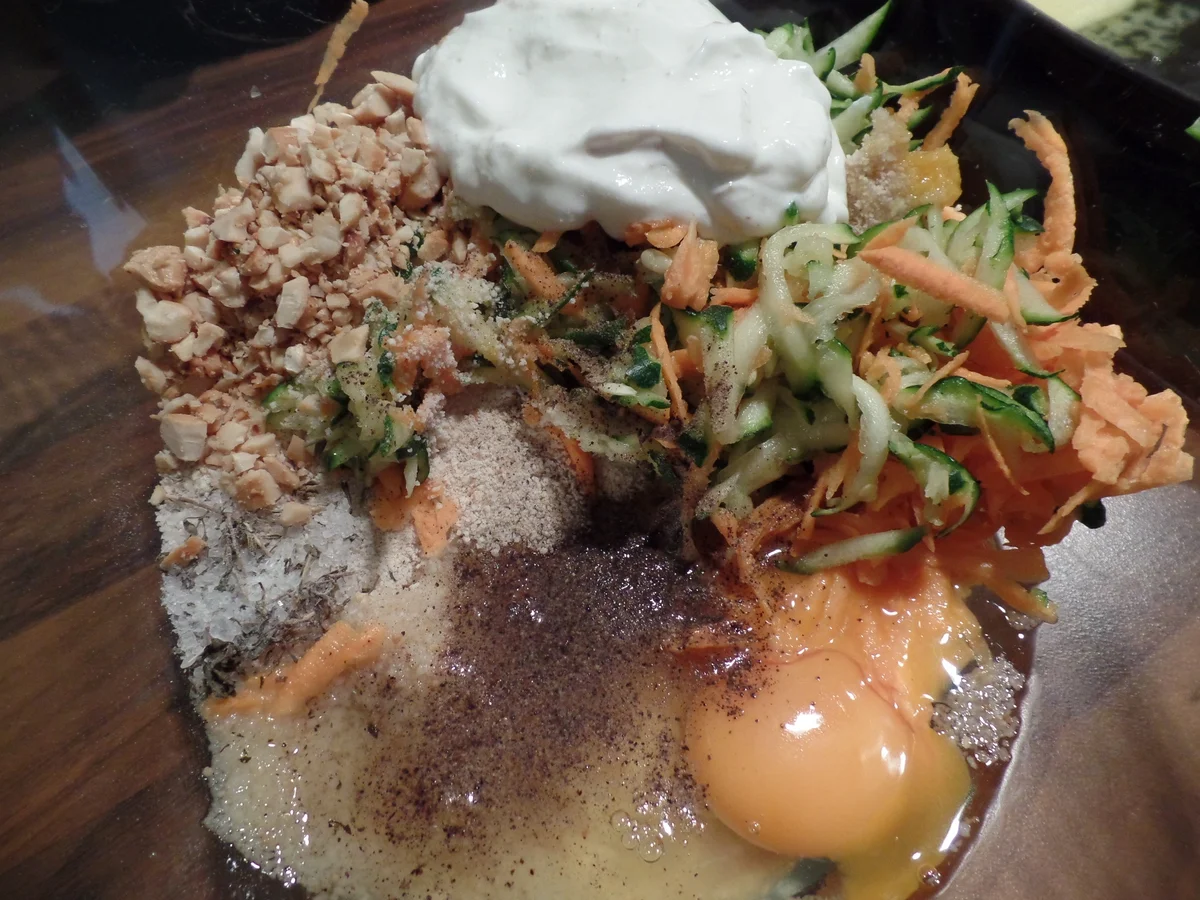 Zucchini-Süßkartoffel-Puffer  mit Saure-Sahne-Koriander -Dip - Rezept - Bild Nr. 6