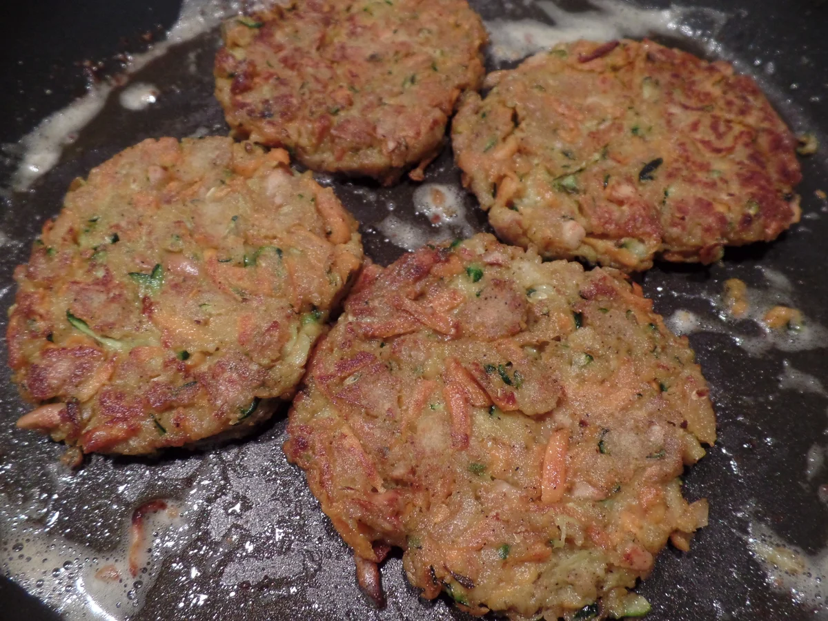 Zucchini-Süßkartoffel-Puffer  mit Saure-Sahne-Koriander -Dip - Rezept - Bild Nr. 9