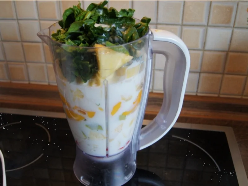 Buttermilch-Gemüse-Obst-Smoothie - Rezept - Bild Nr. 3