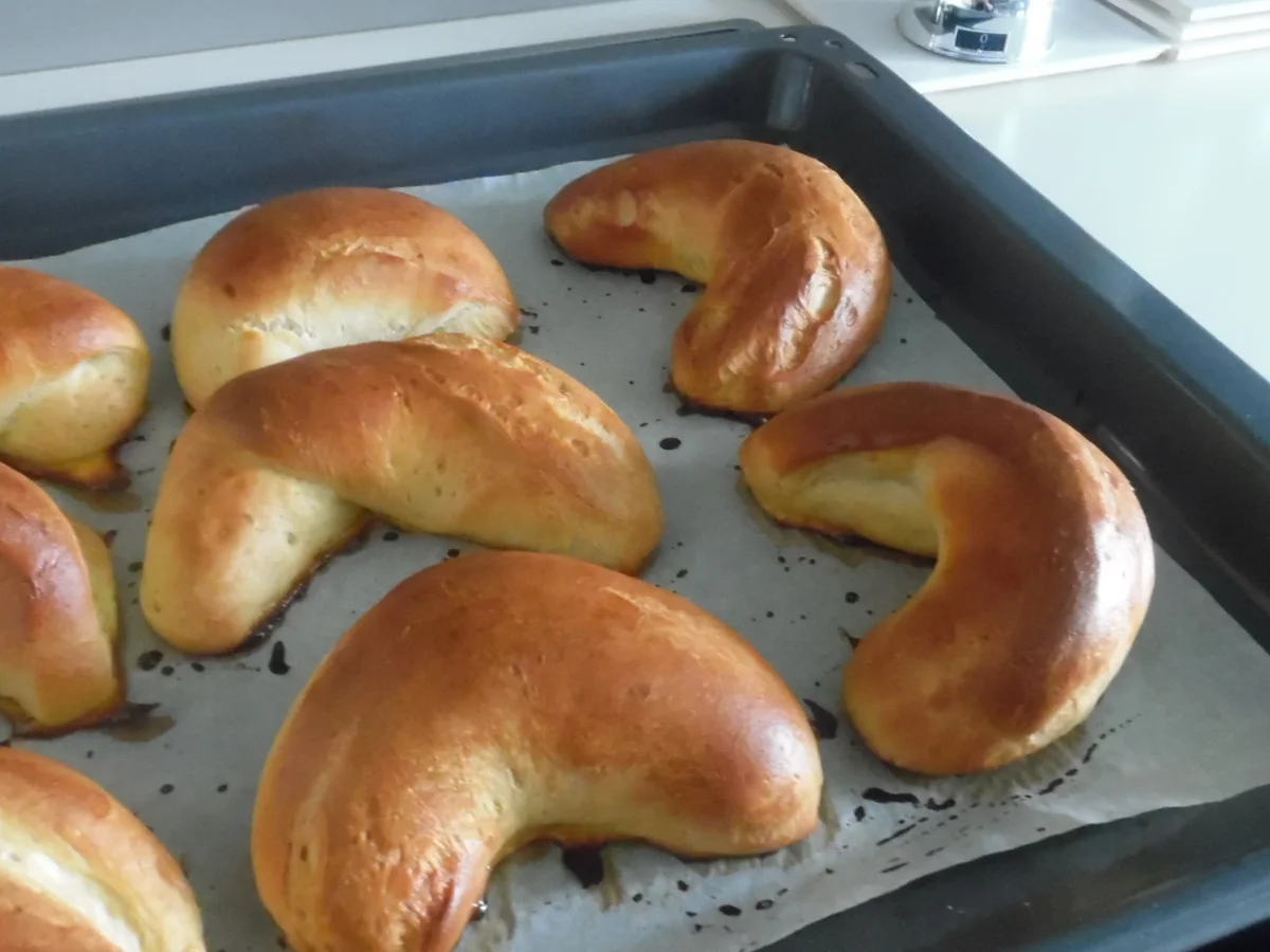 Rezept: Butterhörnchen Bild Nr. 3 Butterhörnchen - Rezept - Bild Nr. 3