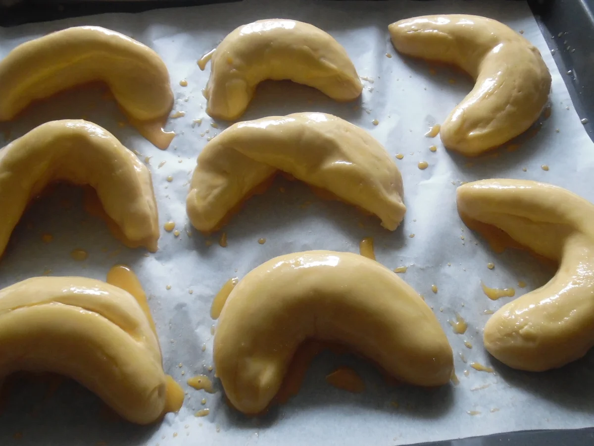 Rezept: Butterhörnchen Bild Nr. 4 Butterhörnchen - Rezept - Bild Nr. 4