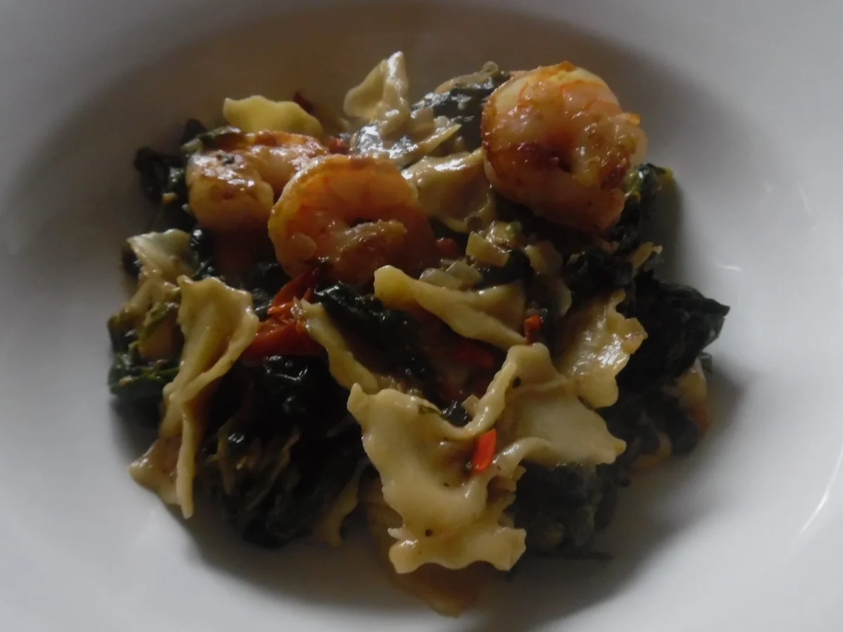 Gorgonzola-Spinat mit Garnelen und Farfalle - Rezept