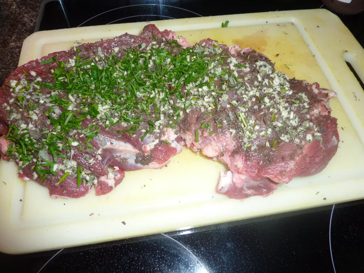 Rezept: Lammgigot mit Tapenade & Kräuter Bild Nr. 3 Lammgigot mit Tapenade & Kräuter - Rezept - Bild Nr. 3