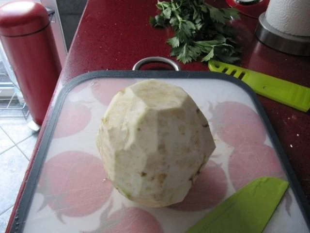 Rezept: Sellerie Spinat Schaumwein Suppe Bild Nr. 2 Sellerie Spinat Schaumwein Suppe - Rezept - Bild Nr. 2