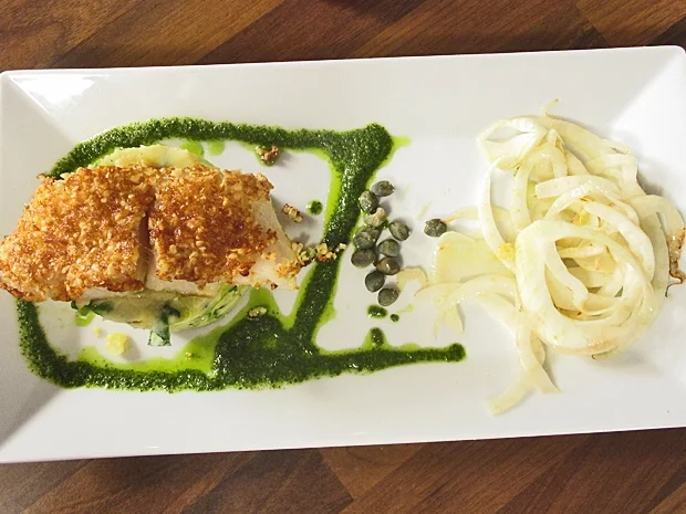 Fischfilet mit Mandel Butter Parmesan Kruste auf Kartoffelstampf mit Fenchelgemüse - Rezept