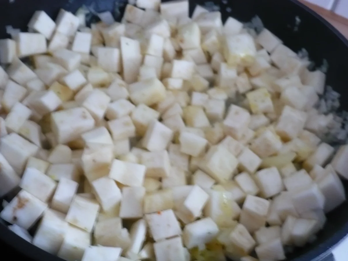 Rezept: Spaghetti mit Zitronen - Sellerie - Rahmsoße Bild Nr. 4 Spaghetti mit Zitronen - Sellerie - Rahmsoße - Rezept - Bild Nr. 4