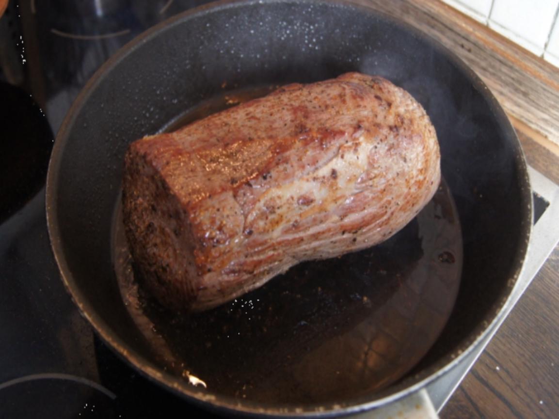 Rinderbraten im Römertopf mit grünen Bohnen und Knusper-Kroketten ...