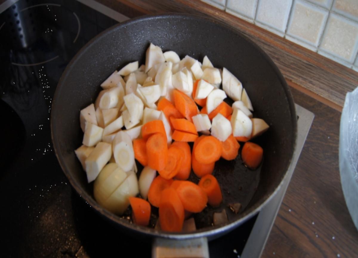 Rinderbraten im Römertopf mit grünen Bohnen und Knusper-Kroketten - Rezept - Bild Nr. 6