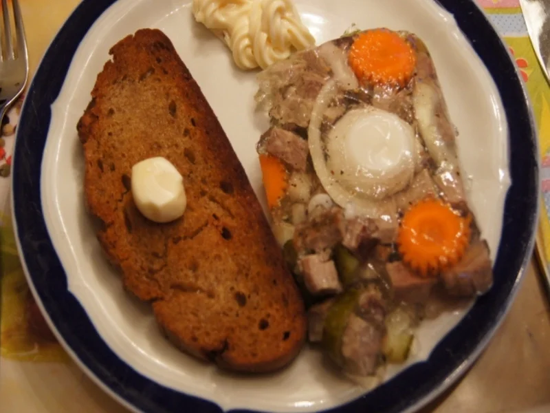 Rezept: Rinderbratensülze mit Topinky Rinderbratensülze mit Topinky - Rezept