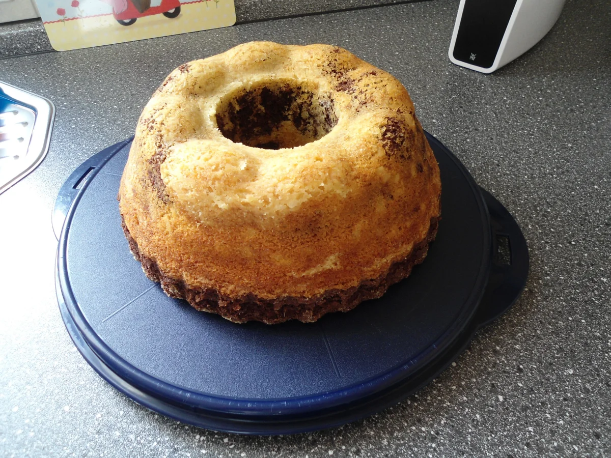 Rezept: Eierlikör-Nutella-Gugelhupf / Marmorkuchen Bild Nr. 3 Eierlikör-Nutella-Gugelhupf / Marmorkuchen - Rezept - Bild Nr. 3