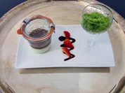 Panna Cotta mit Erdbeer Basilikum Mus und Basilikumsorbet - Rezept