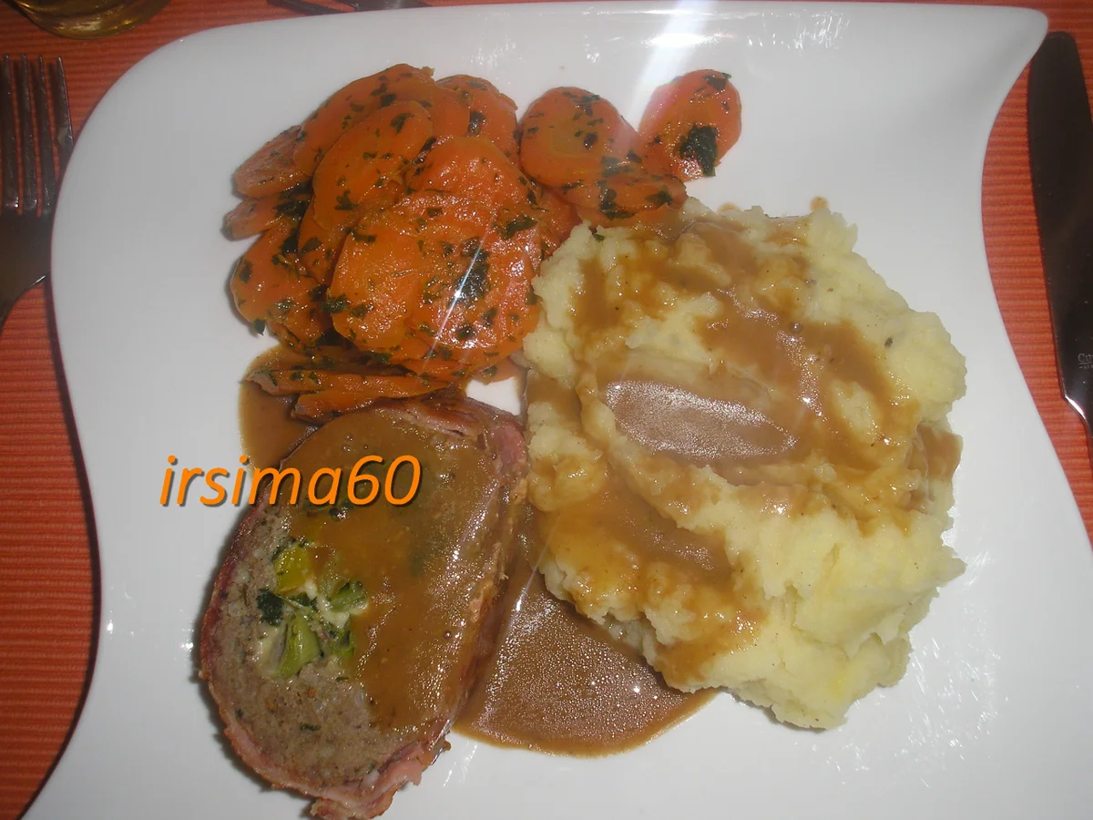 Gefüllte Hackfleischrolle unter Bacon versteckt - Rezept - Bild Nr. 2