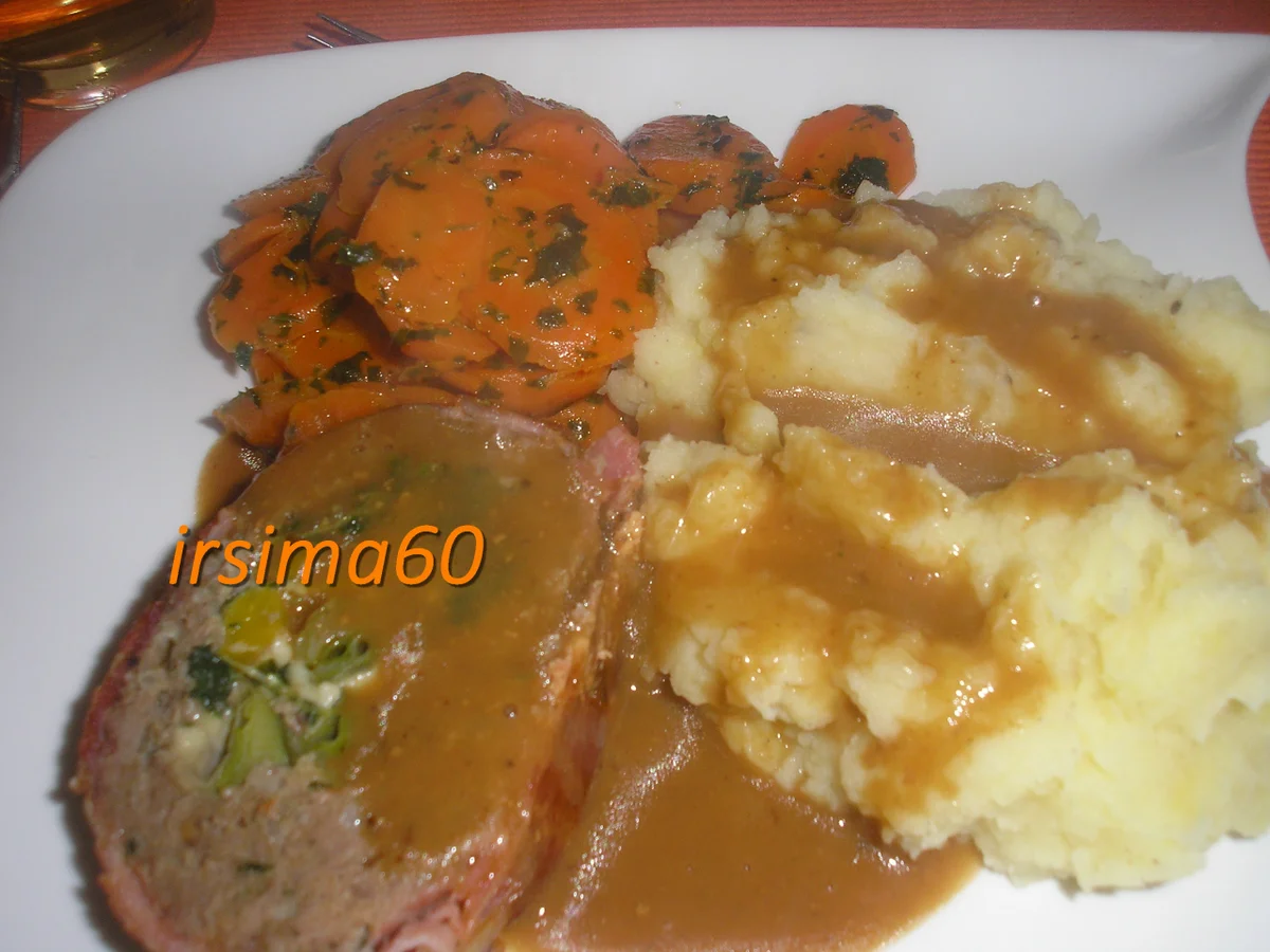 Gefüllte Hackfleischrolle unter Bacon versteckt - Rezept - Bild Nr. 3