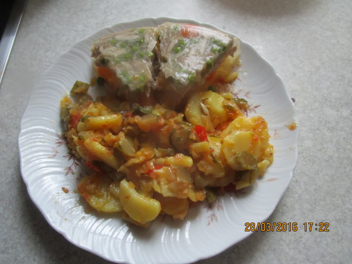 Rezept: Arnim's Bratkartoffeln mit Sülze Arnim's Bratkartoffeln mit Sülze - Rezept