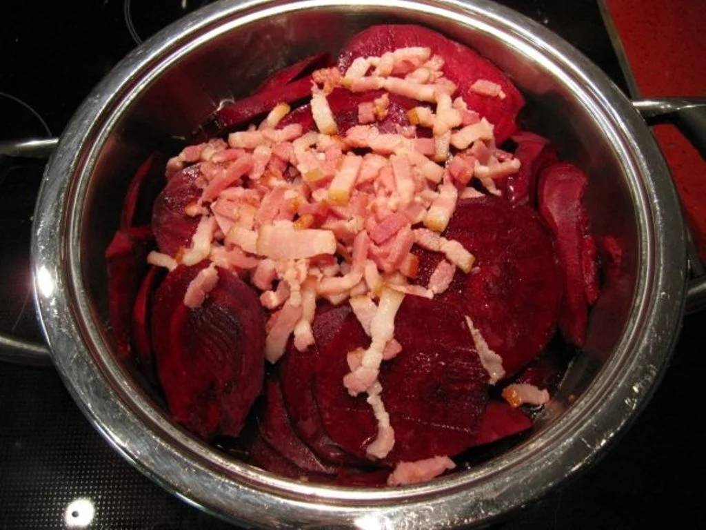 Schulterbraten mit Rote Bete Gemüse und Barbie Pürree - Rezept - Bild Nr. 4
