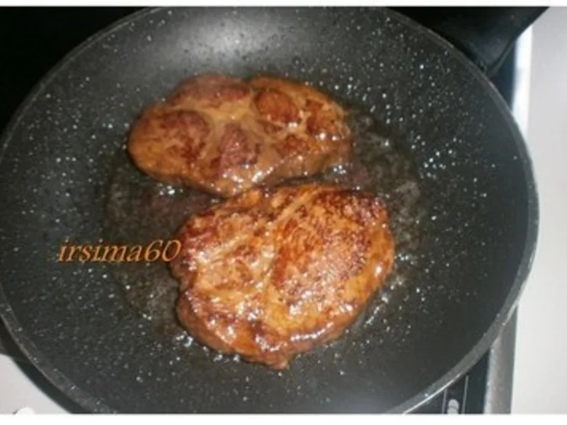 Rezept: Karamellisierte Nackensteaks Bild Nr. 3 Karamellisierte Nackensteaks - Rezept - Bild Nr. 3
