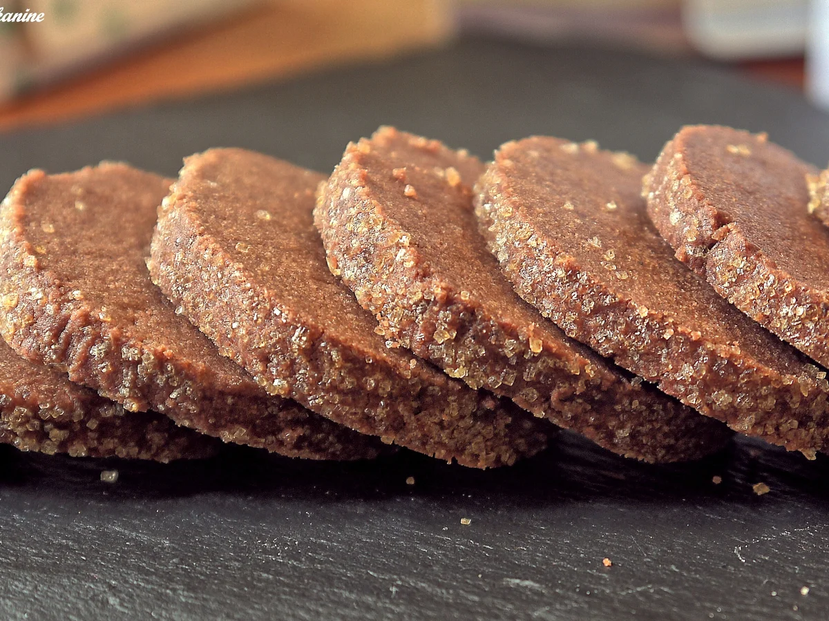Rezept: Schokoladen-Heidesand mit Tonkabohne Schokoladen-Heidesand mit Tonkabohne - Rezept
