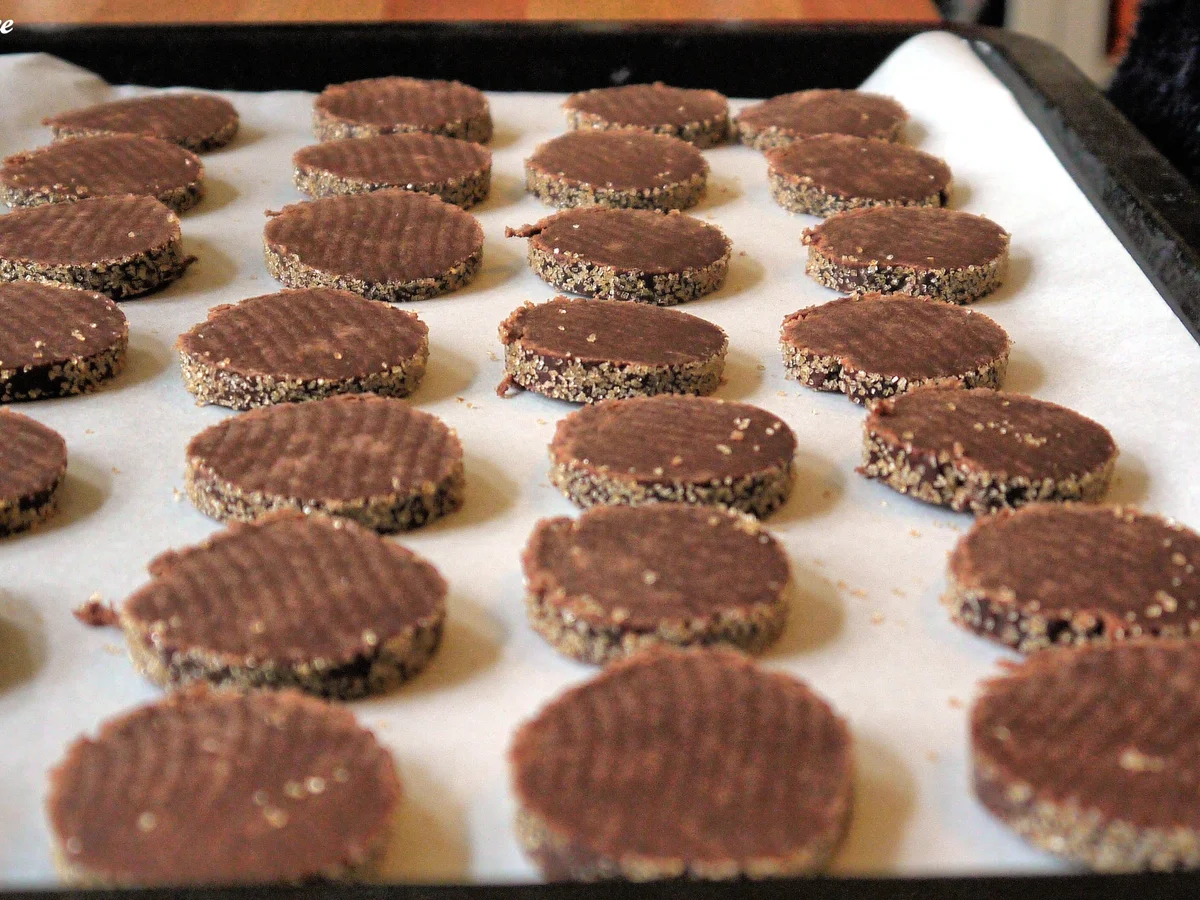 Rezept: Schokoladen-Heidesand mit Tonkabohne Bild Nr. 11 Schokoladen-Heidesand mit Tonkabohne - Rezept - Bild Nr. 11