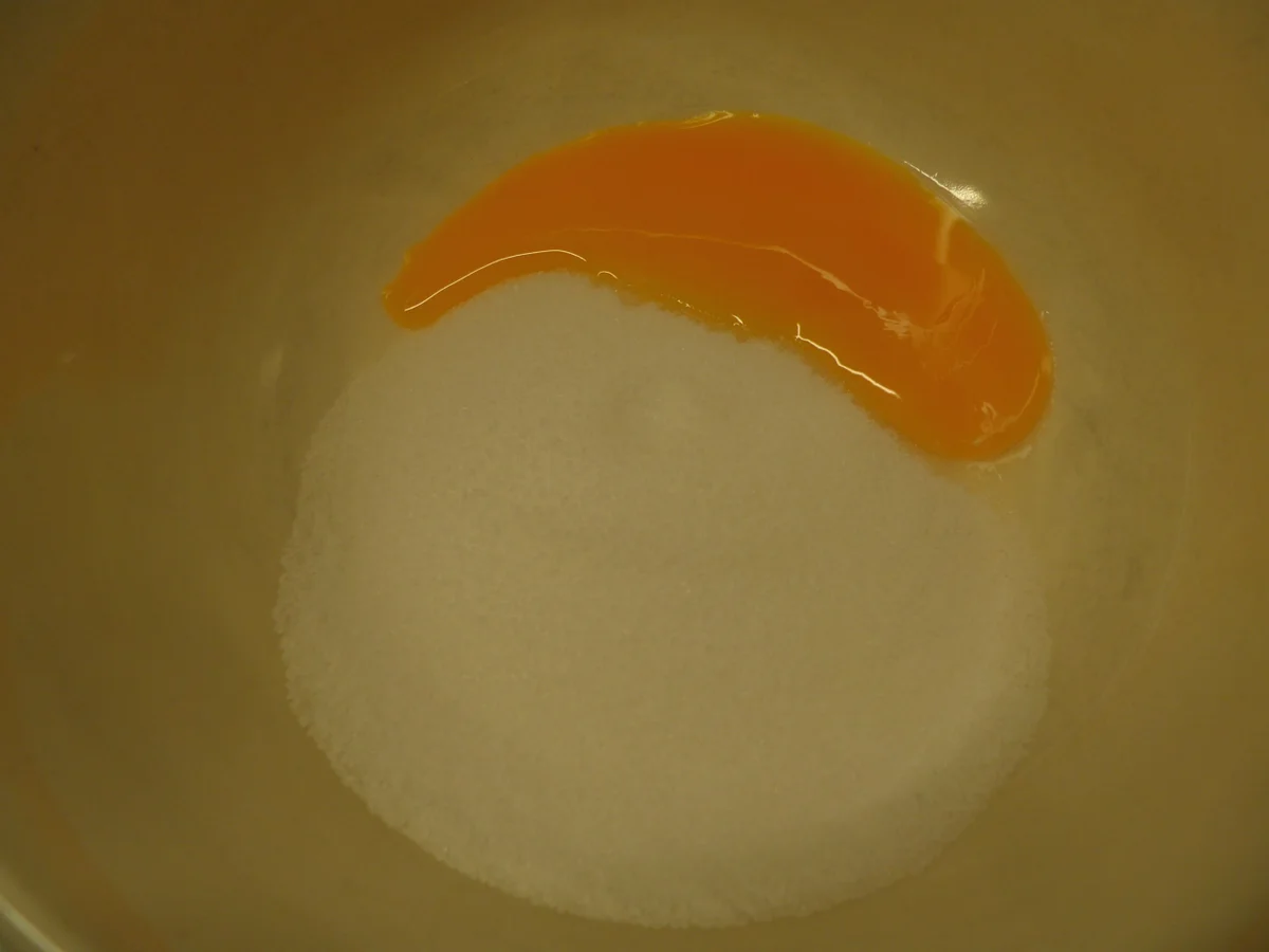 Quark - Sahne - Torte mit Himbeeren und Heidelbeeren - Rezept - Bild Nr. 5