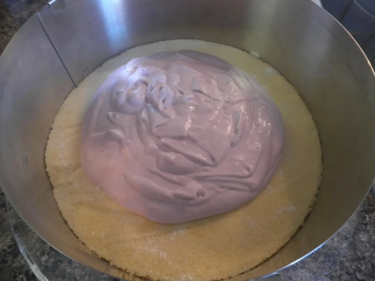 Quark - Sahne - Torte mit Himbeeren und Heidelbeeren - Rezept - Bild Nr. 13