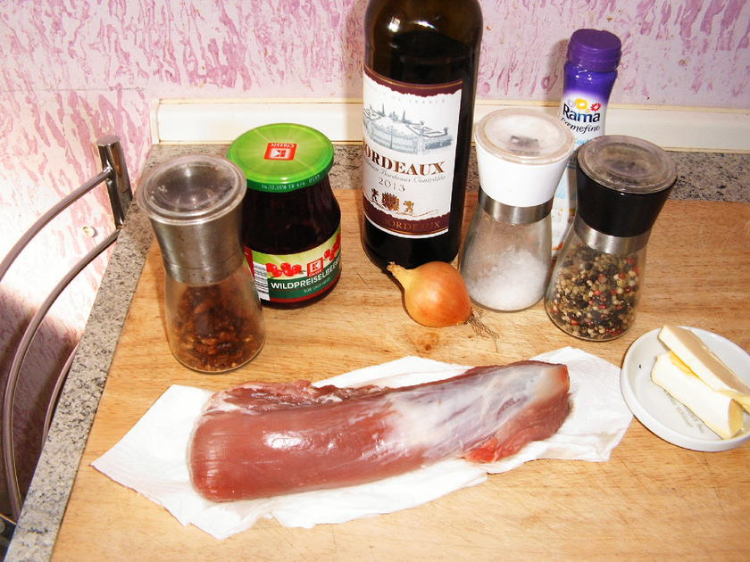 Schweinefilet mit Preiselbeersoße - einfach - von wastel