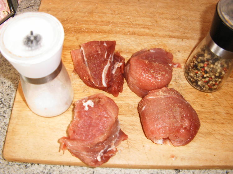 Schweinefilet mit Preiselbeersoße - einfach - von wastel