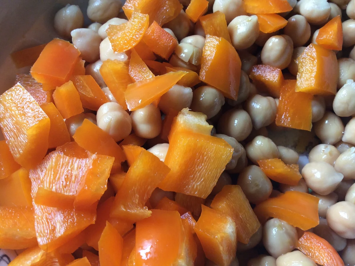 bunter Kichererbsensalat mit Bärlauch und Mozzarella - Rezept - Bild Nr. 4