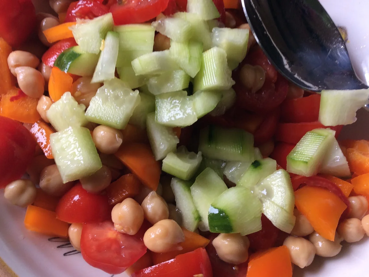 bunter Kichererbsensalat mit Bärlauch und Mozzarella - Rezept - Bild Nr. 5