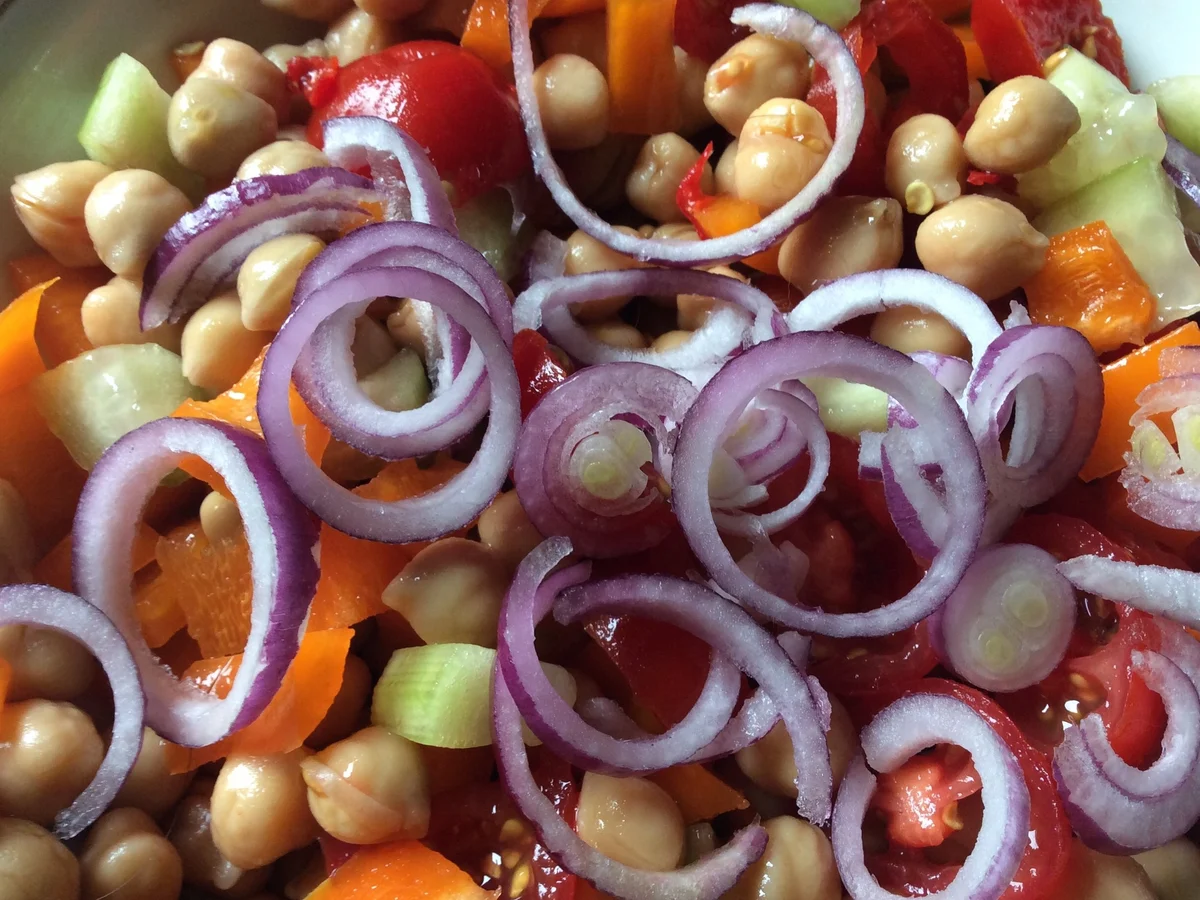 bunter Kichererbsensalat mit Bärlauch und Mozzarella - Rezept - Bild Nr. 6