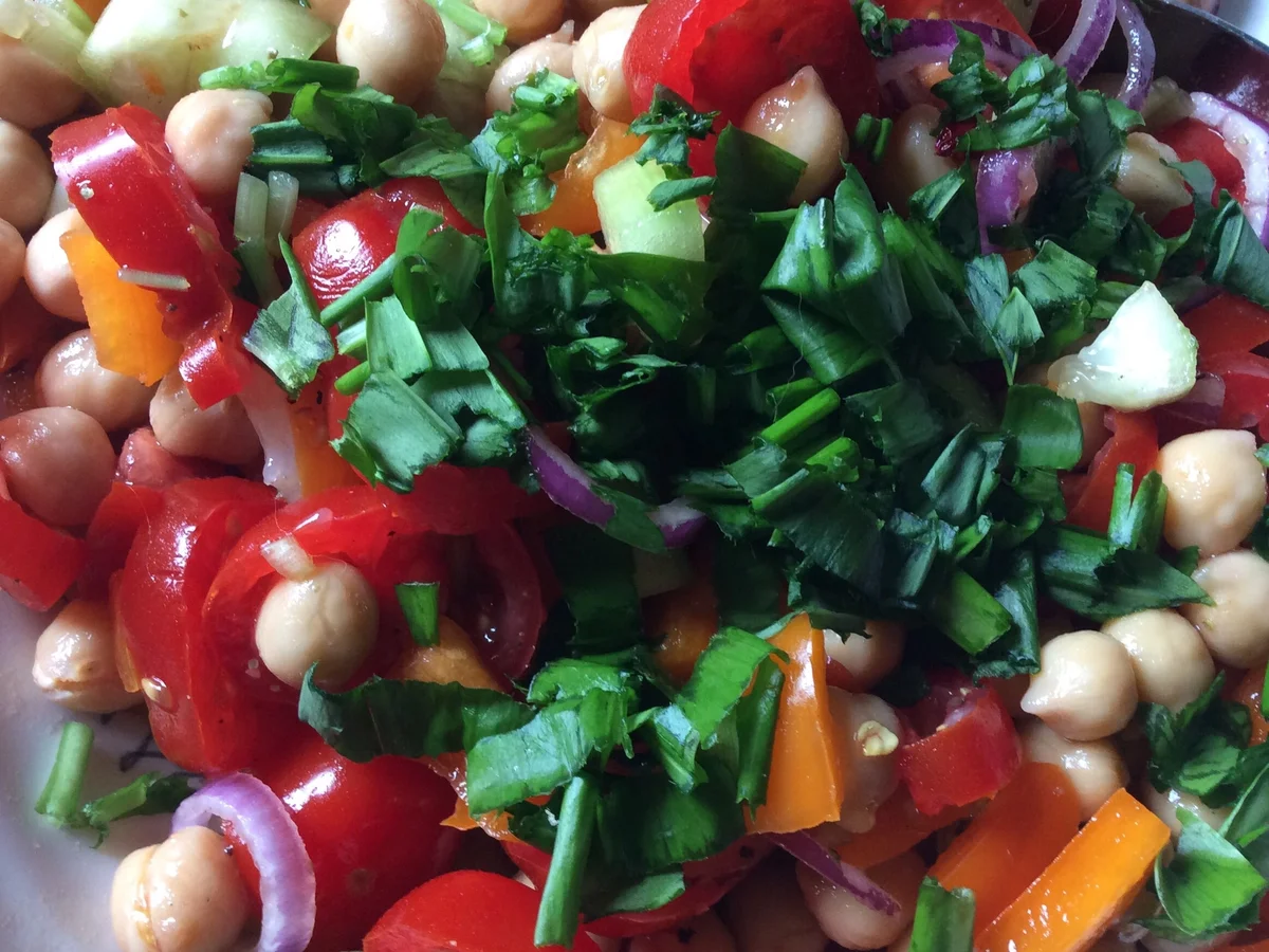 bunter Kichererbsensalat mit Bärlauch und Mozzarella - Rezept - Bild Nr. 7