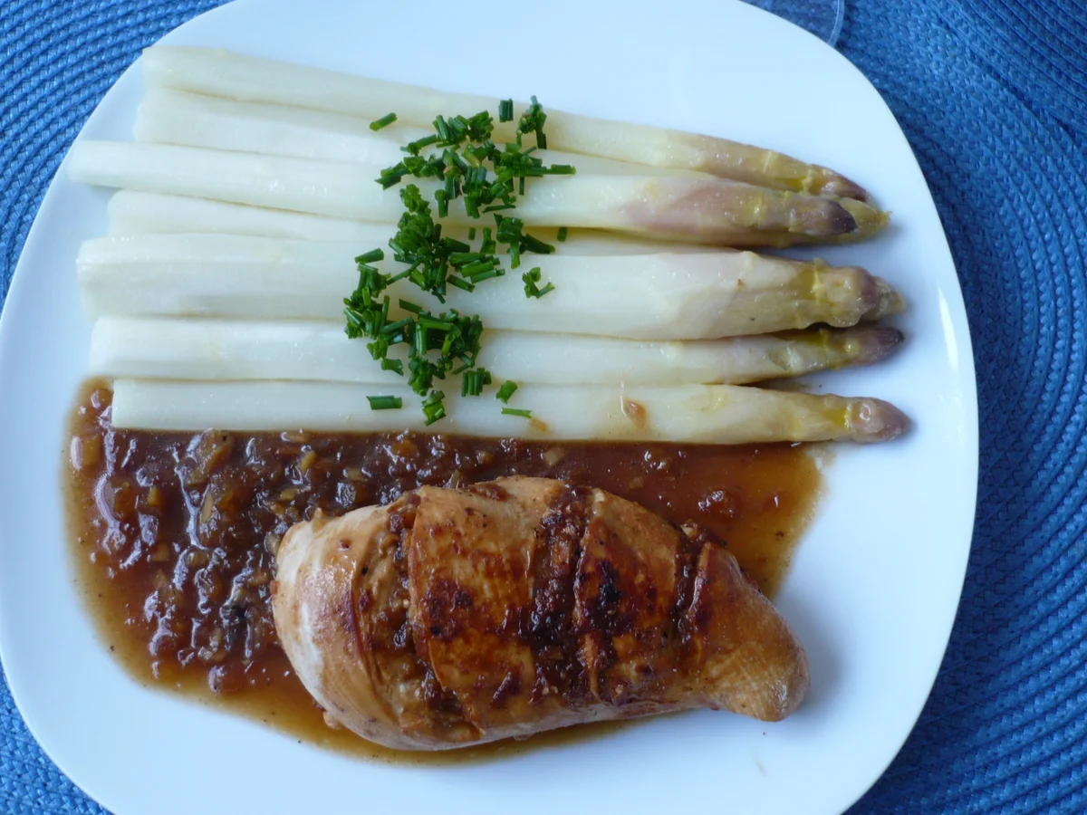 Rezept: Zitronen - Ingwer - Hähnchen mit gebratenem Spargel Zitronen - Ingwer - Hähnchen mit gebratenem Spargel - Rezept
