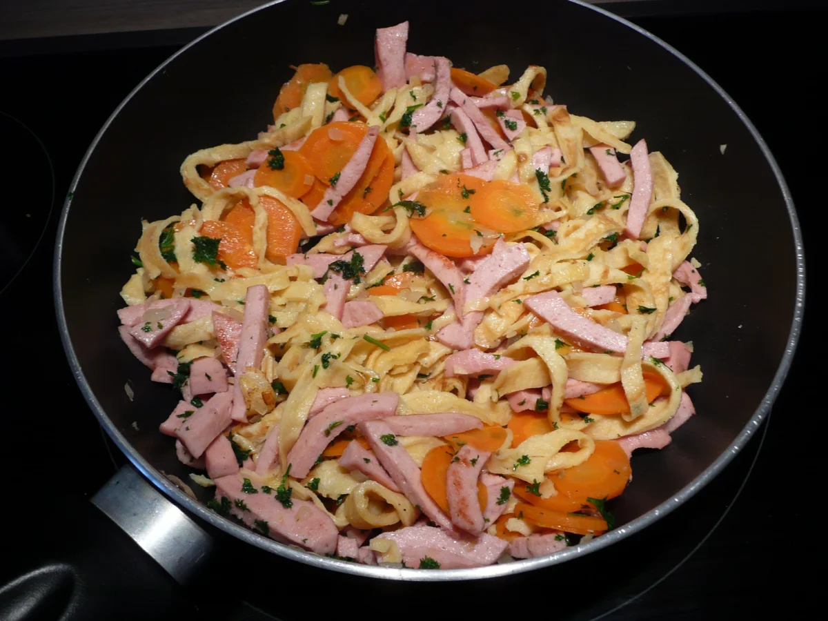 Rezept: Pfannkuchen - Resteessen. Bild Nr. 2 Pfannkuchen - Resteessen. - Rezept - Bild Nr. 2