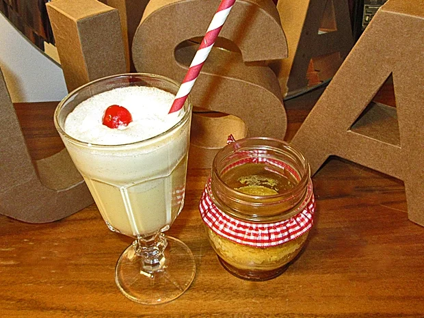 Rezept: Pumpkin Cheesecake im Glas und Milchshakes für Erwachsene Pumpkin Cheesecake im Glas und Milchshakes für Erwachsene - Rezept