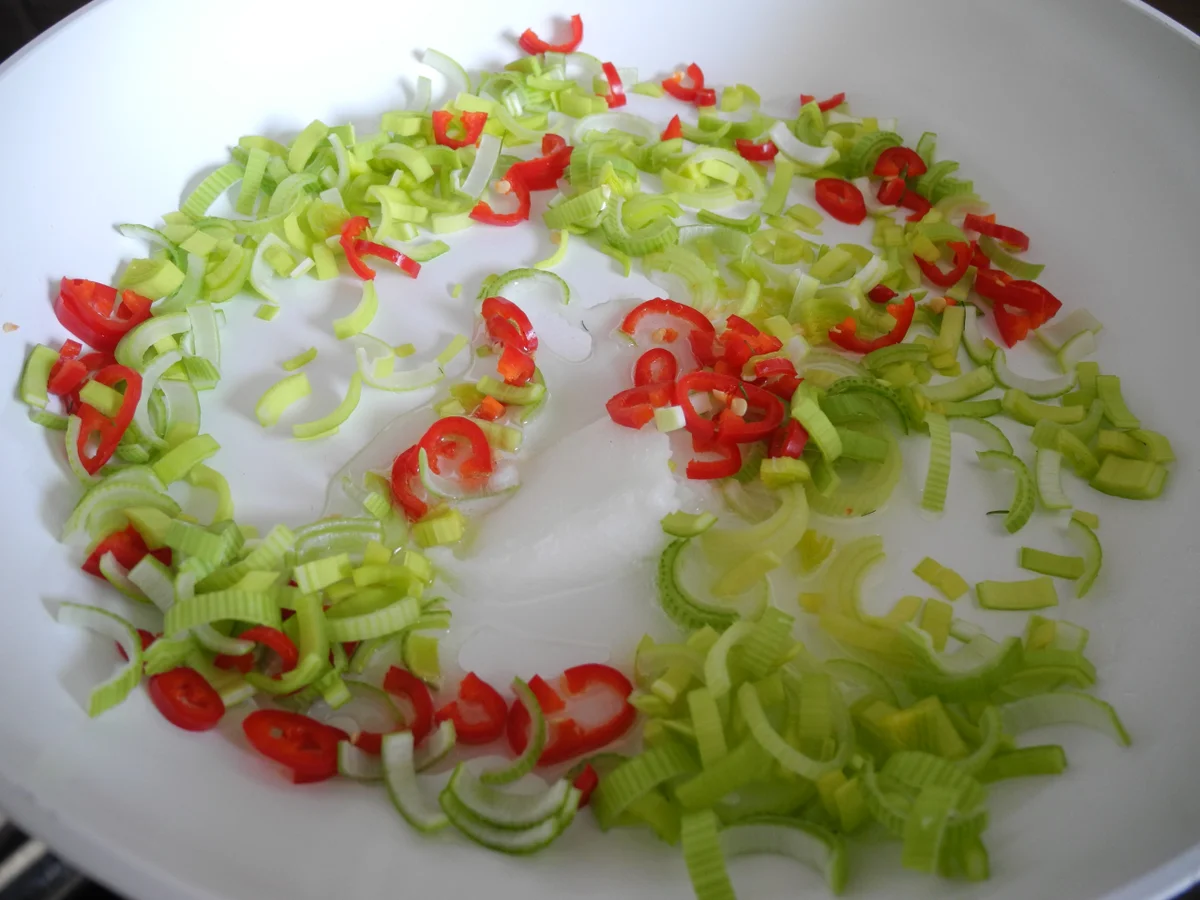 Sahne - Rührei mit Brennnesseln - Rezept - Bild Nr. 3