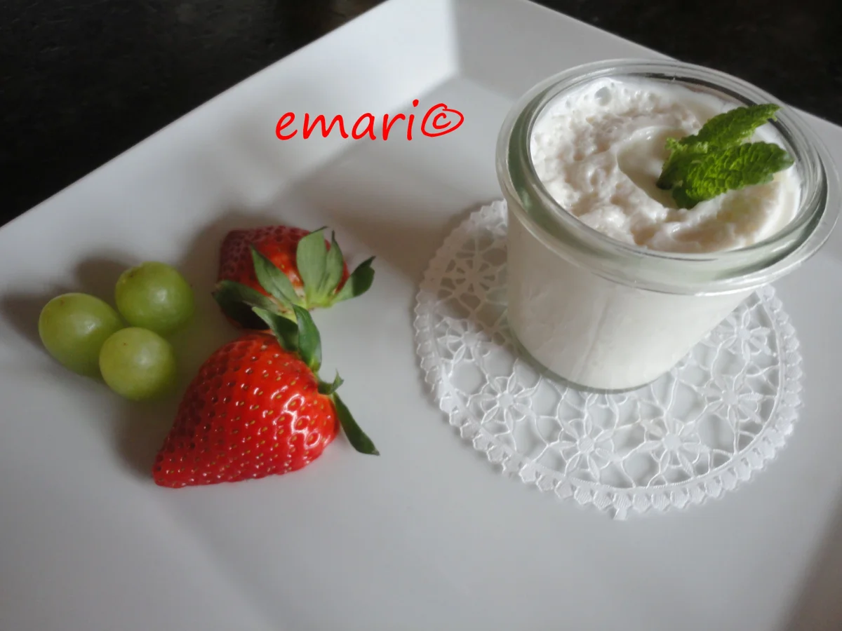 Rezept: Limoncello / Zitronengras Mousse Bild Nr. 10 Limoncello / Zitronengras Mousse - Rezept - Bild Nr. 10