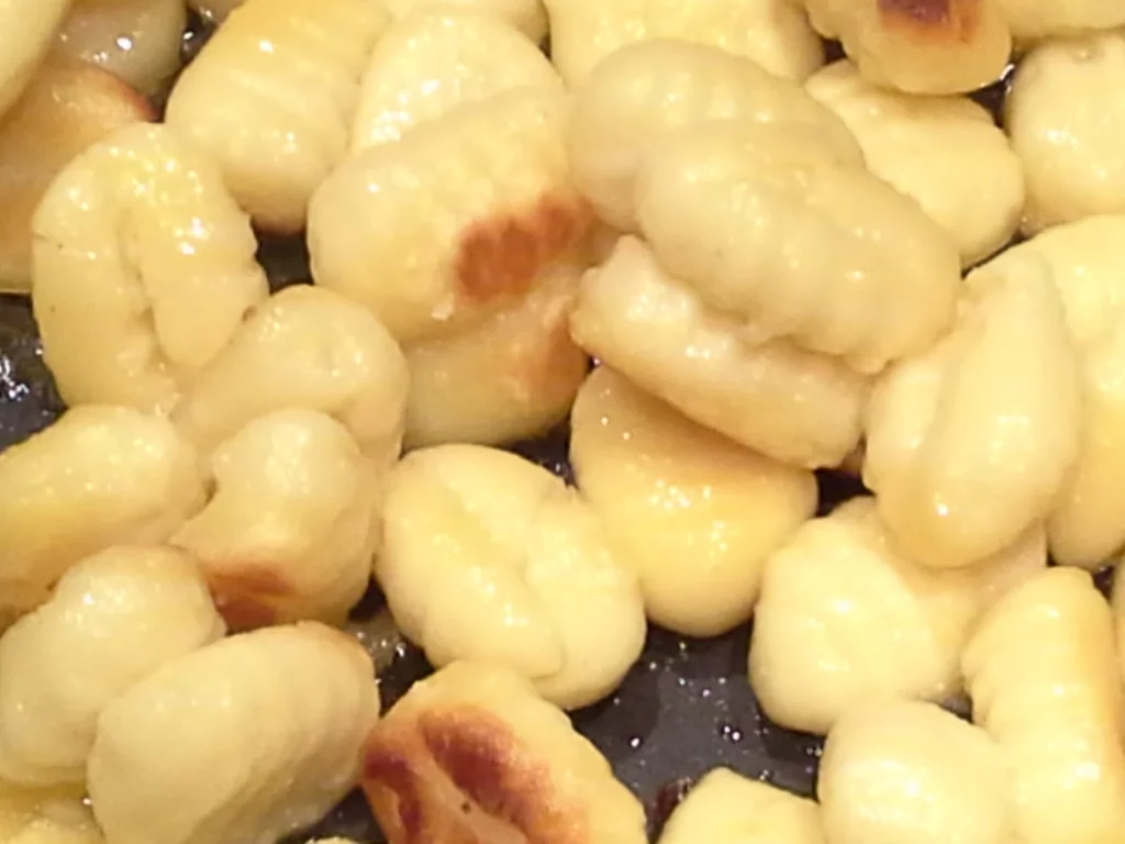 Rezept: Putenfilet Gulasch mit Blumenkohl und Pilzsosse à la Biggi Bild Nr. 11 Putenfilet Gulasch mit Blumenkohl und Pilzsosse à la Biggi - Rezept - Bild Nr. 11