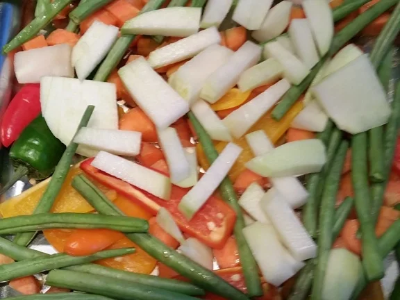 Stielkottelet mit Gemüsepfanne und Pistazien à la Biggi - Rezept - Bild Nr. 3