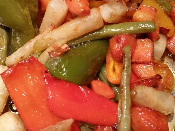 Stielkottelet mit Gemüsepfanne und Pistazien à la Biggi - Rezept - Bild Nr. 5