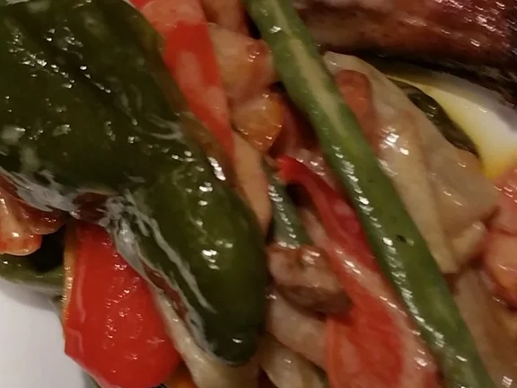 Stielkottelet mit Gemüsepfanne und Pistazien à la Biggi - Rezept - Bild Nr. 17